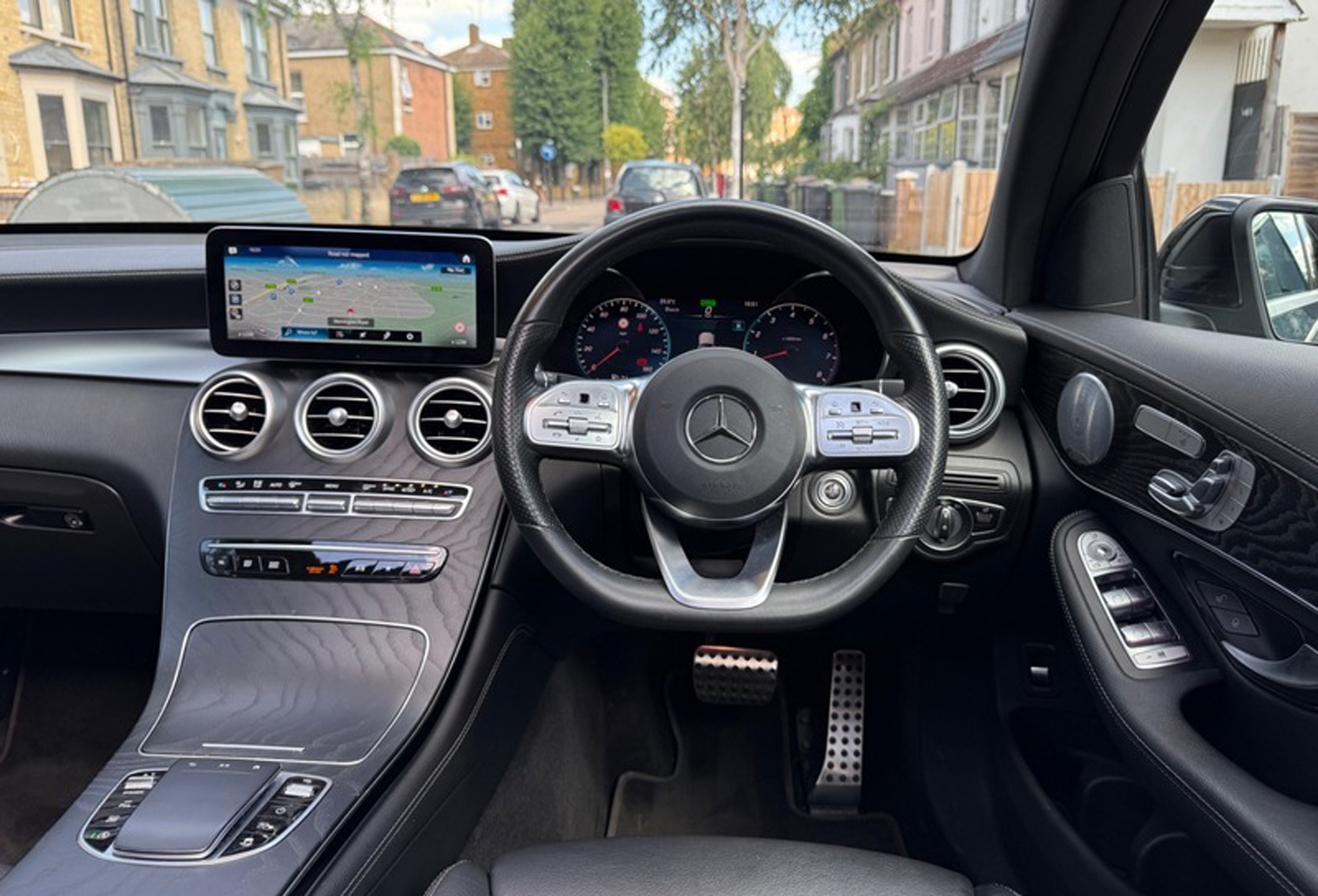 Mercedes-Benz Retrofit Services in London: Modernise Your Classic